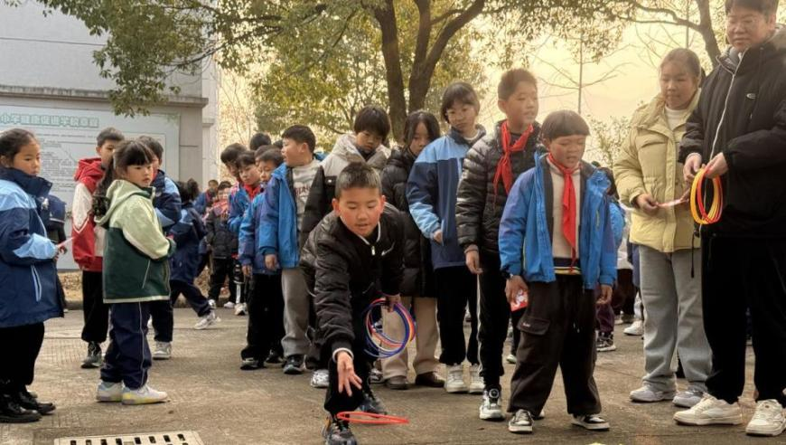 2025一码一肖100%的资料,新郎用十几个2元小红包接亲,经济性执行方案剖析_试用版V12.87